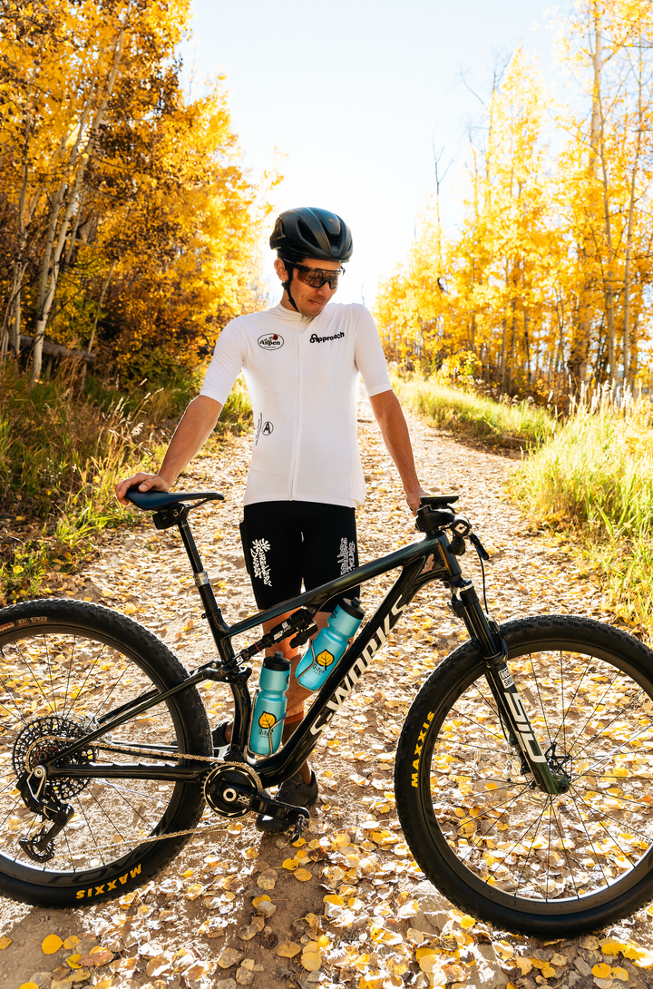 Cargo Bib Hippy Logos